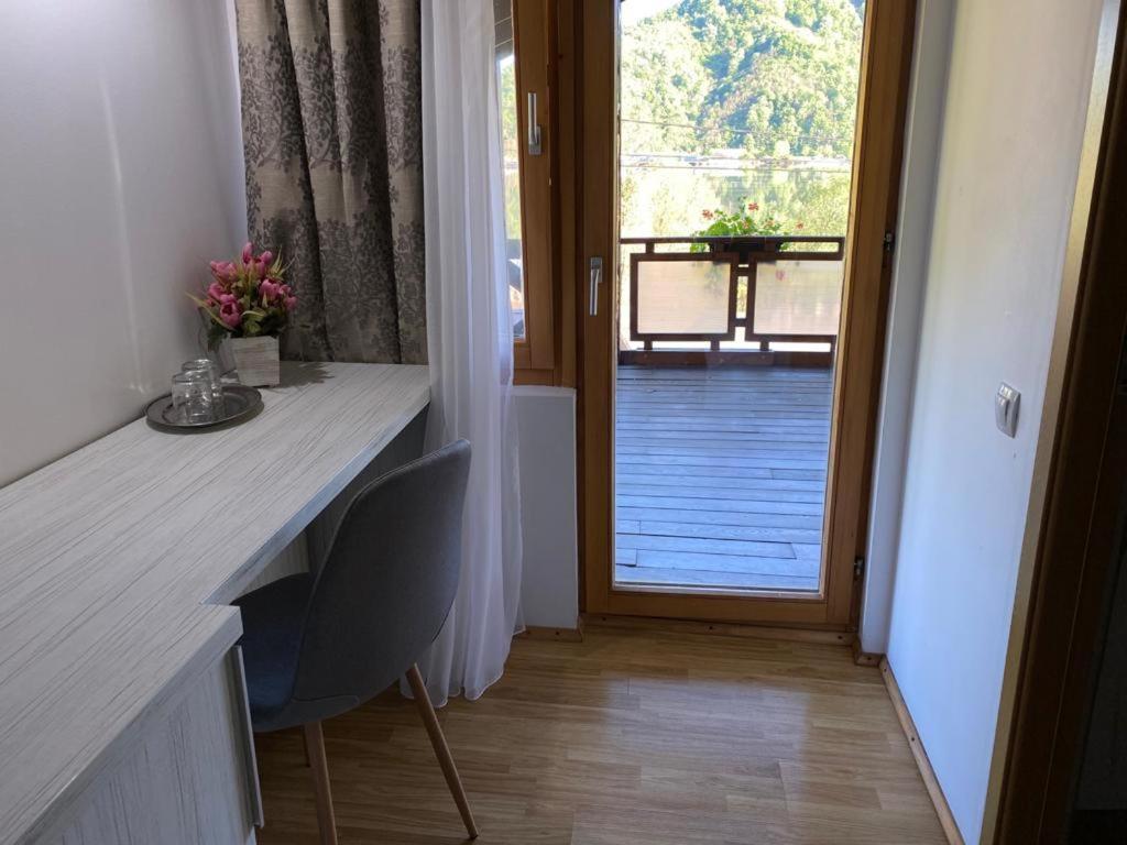 Pensiunea Deian-Clisura Dunarii Moldova Noua Exterior foto