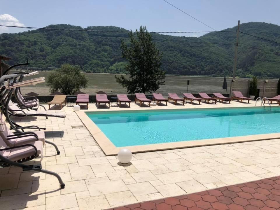 Pensiunea Deian-Clisura Dunarii Moldova Noua Exterior foto